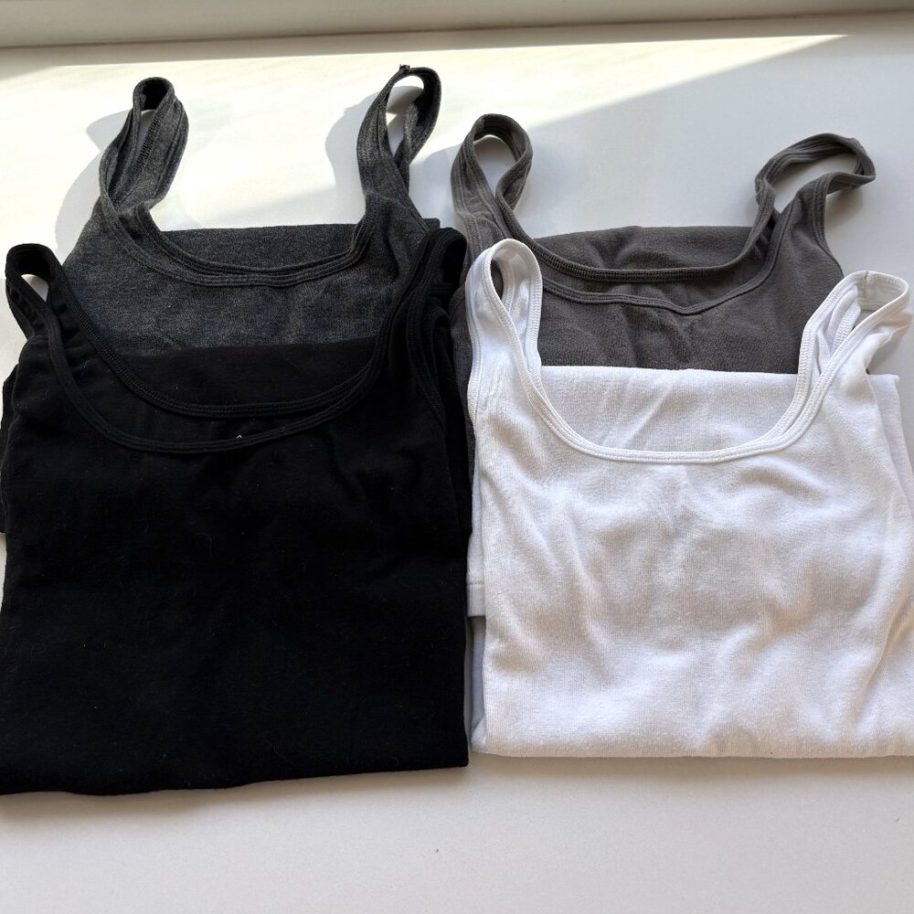 Old Navy 4 PC First Layer Scoop Neck Tank Top Bundle Assorted Colors Size XL